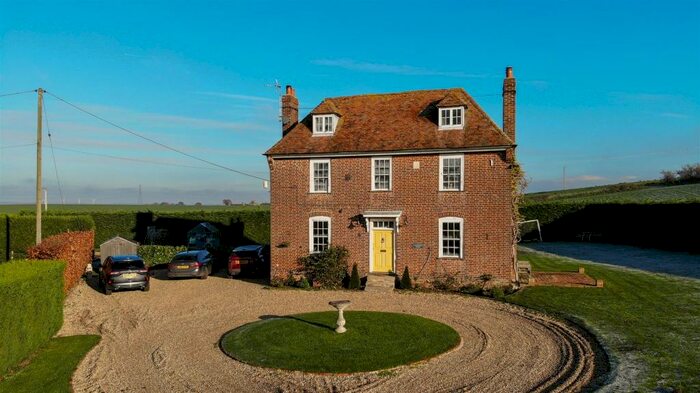 4 Bedroom Detached House For Sale In Luddenham, Faversham, ME13