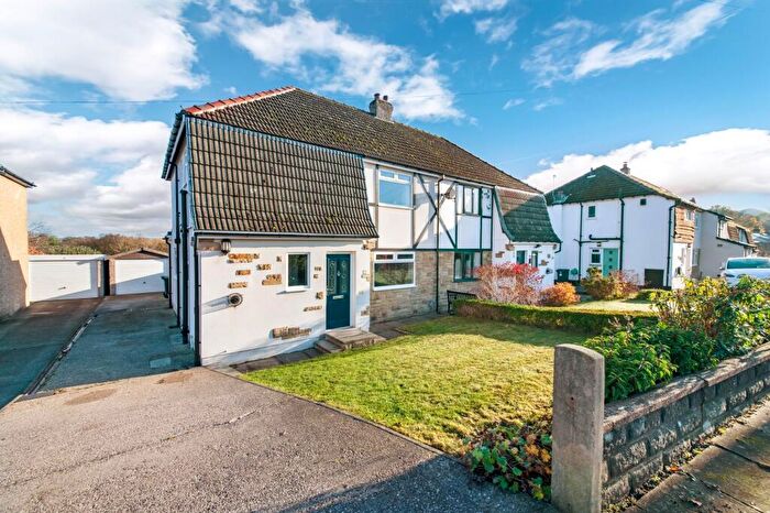 3 Bedroom Semi Detached House For Sale In Templar Drive, Almondbury, Huddersfield, HD5