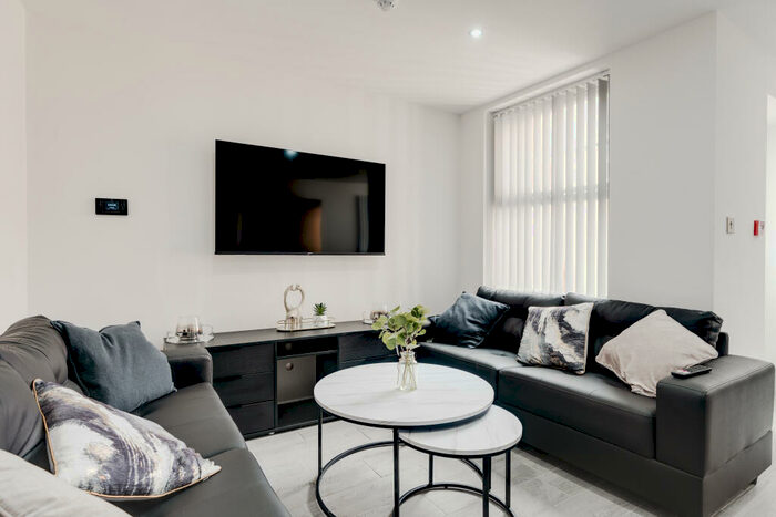 2 Bedroom Flat To Rent In Grosvenor Road, Liverpool, Merseyside, L15