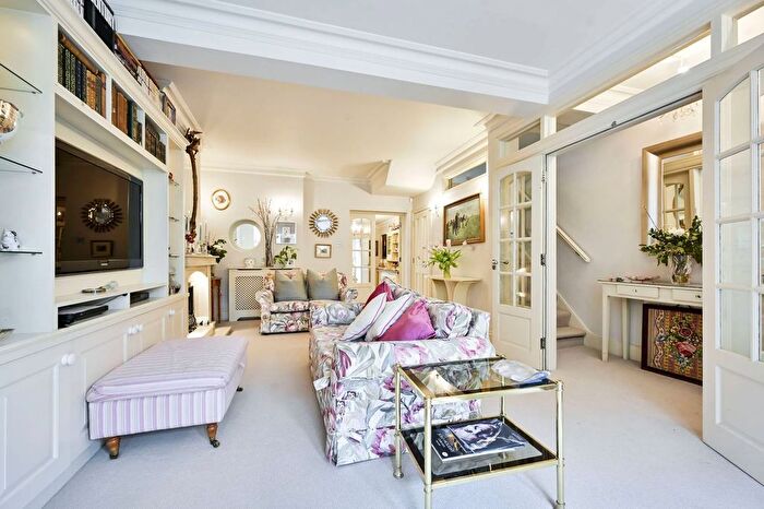 3 Bedroom Property To Rent In Kingwood Road, Munster Village, London, SW6