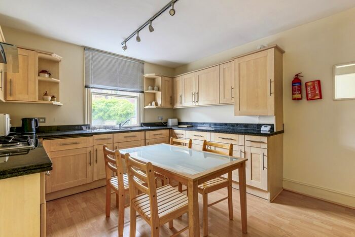 2 Bedroom Flat To Rent In Hewlett Road, Cheltenham, GL52