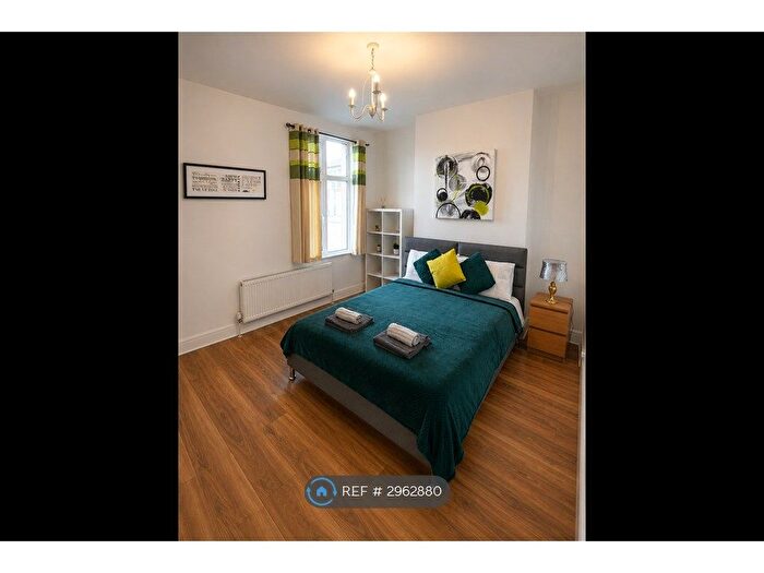 2 Bedroom Flat To Rent In Victoria Road, Southend-On-Sea, SS1