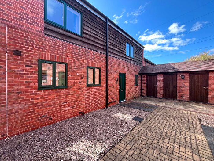 4 Bedroom Barn Conversion To Rent In Bills Lane, Shirley, Solihull, West Midlands, B90