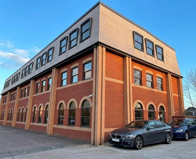 Block Of Flats To Rent In Shepperton Station, Shepperton, Surrey, TW17