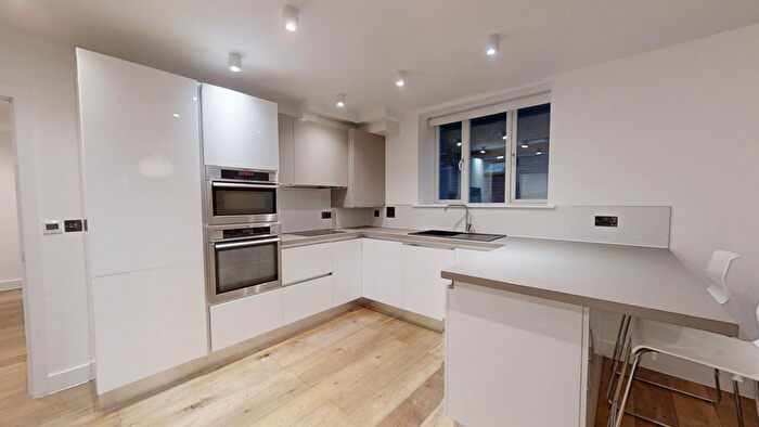 3 Bedroom Flat To Rent In Florence Road, Brighton, BN1