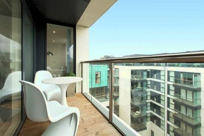 1 Bedroom Flat To Rent In Dance Square, Clerkenwell, EC1V