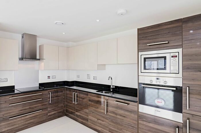 2 Bedroom Flat To Rent In Freda Street, London, SE16