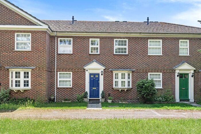 3 Bedroom Terraced House To Rent In Bath Road, Reading, RG1