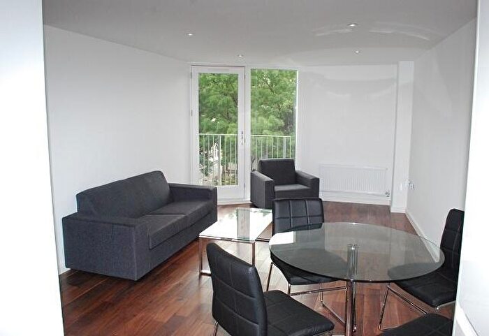 1 Bedroom Apartment To Rent In Shoreditch Square One, Hoxton, E2