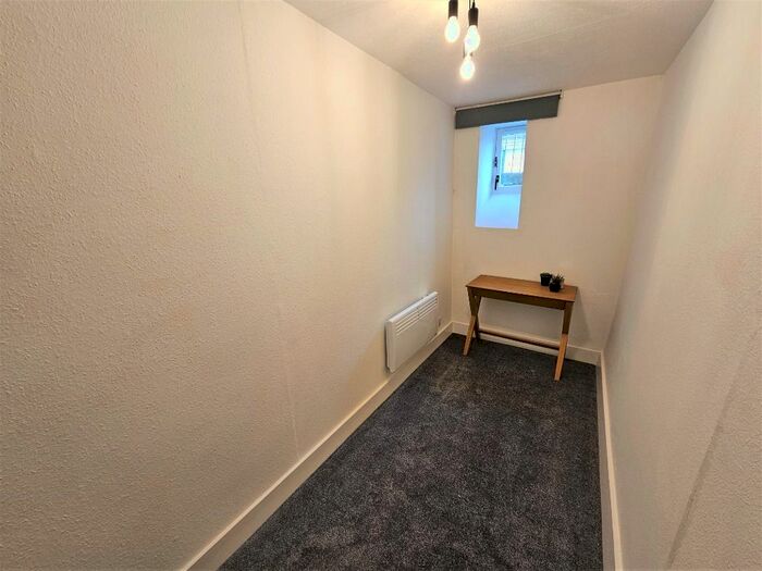 1 Bedroom Flat To Rent In Crown Street, City Centre, Aberdeen, AB11
