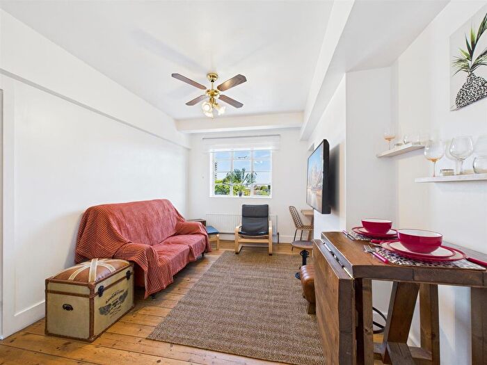 2 Bedroom Flat To Rent In Everlyn House, Greatorex Street, Whitechapel, E1