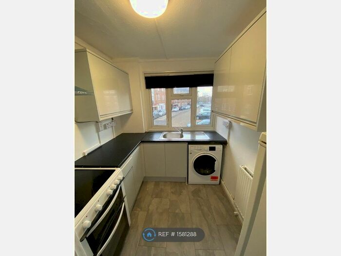 1 Bedroom Flat To Rent In Sayers House, London, N2