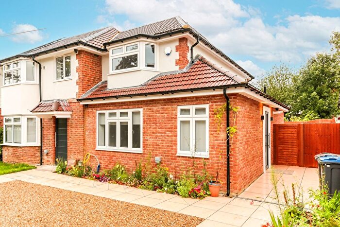 3 Bedroom Property To Rent In Farley Road, South Croydon, CR2