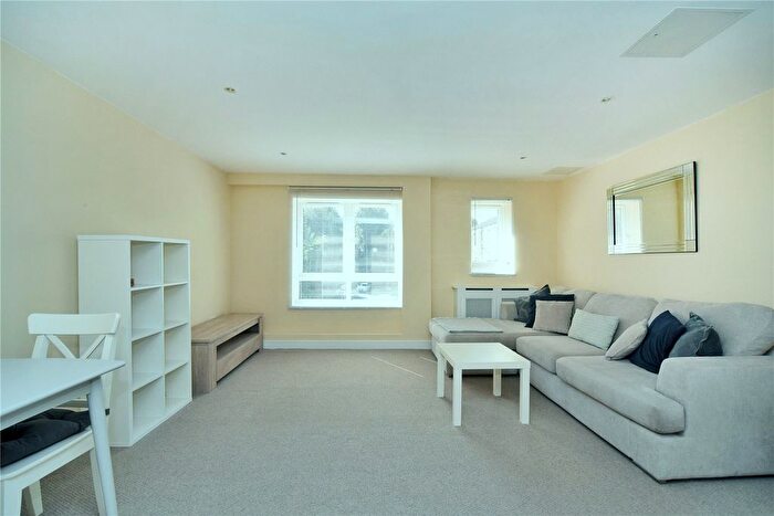 1 Bedroom Flat To Rent In High Street, Banstead, Surrey, SM7