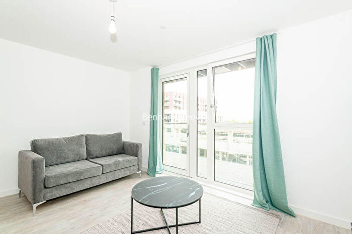 1 Bedroom Apartment To Rent In Chamberlain Court, Ironworks Way, E13