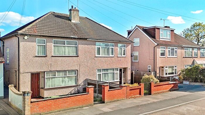 3 Bedroom Terraced House To Rent In Ferndale Road, Romford, RM5