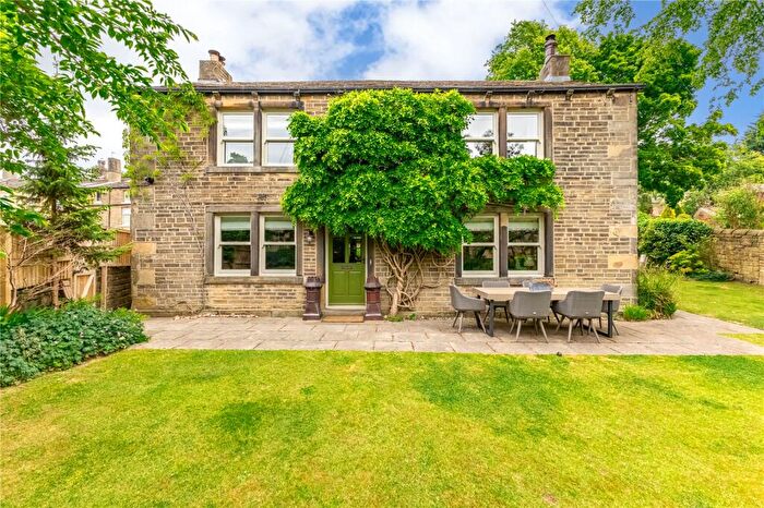 4 Bedroom Detached House For Sale In Moor Lane, Netherton, Huddersfield, HD4