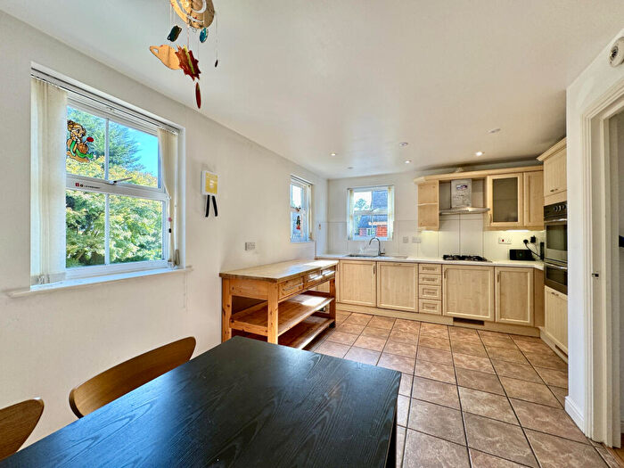 4 Bedroom Town House To Rent In Padstow Close, Orpington, Kent, BR6
