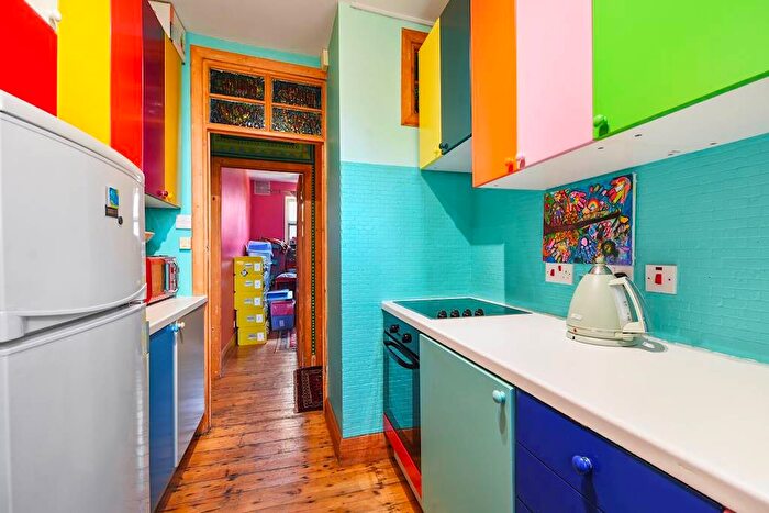 2 Bedroom Flat For Sale In Priory Road, London, NW6