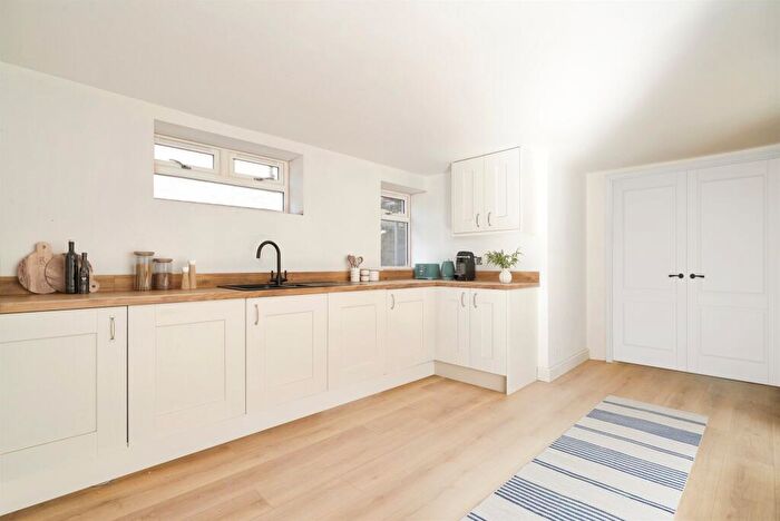 4 Bedroom Terraced House For Sale In Walkergate, Otley, LS21