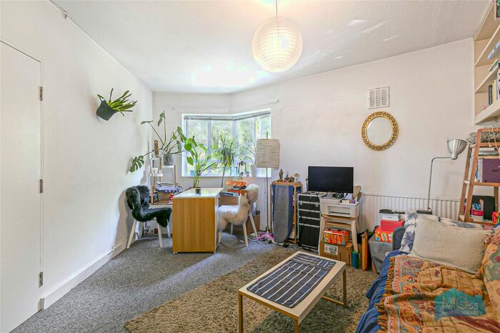 2 Bedroom Flat To Rent In Brecknock Road Estate, Kentish Town, London, N19