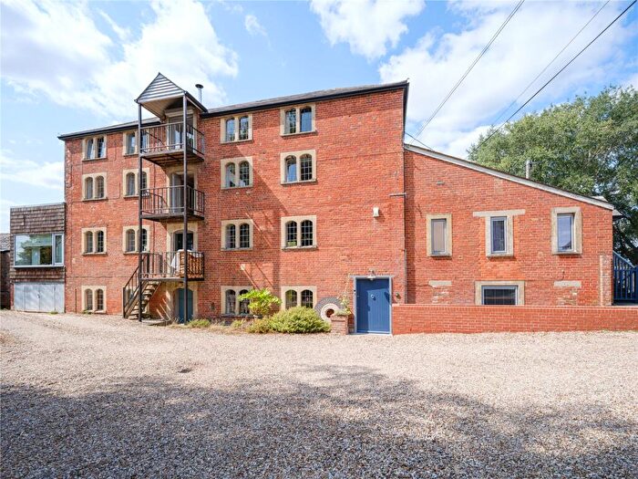 8 Bedroom Detached House For Sale In Mill Road, Worton, Devizes, SN10