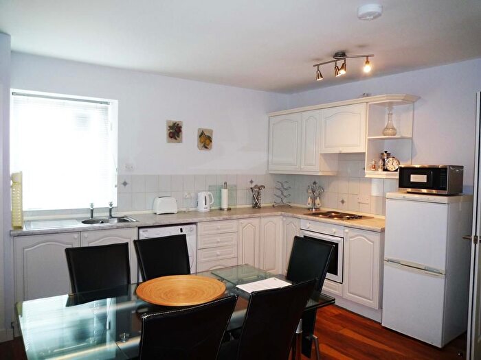3 Bedroom Flat To Rent In Mckenzie Place, Aberdeen, AB24
