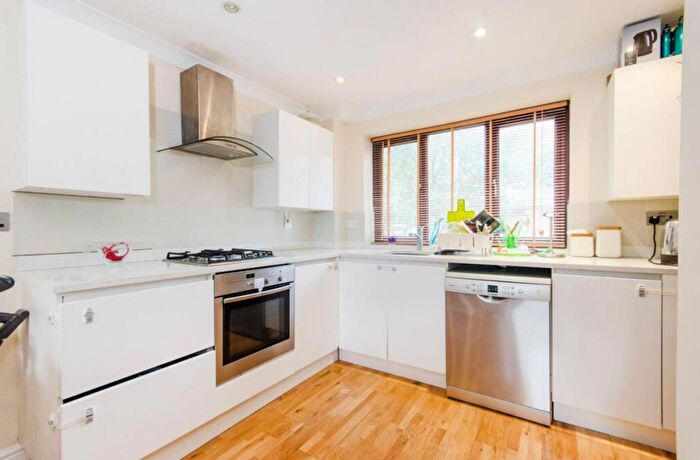3 Bedroom Town House To Rent In Harrow Fields Gardens, Harrow, HA1