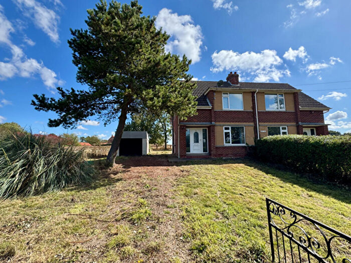 3 Bedroom Semi-Detached House For Sale In Black Tup Lane, Arnold, HU11