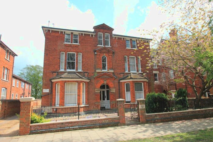 1 Bedroom Flat To Rent In De Parys Avenue, Bedford, MK40