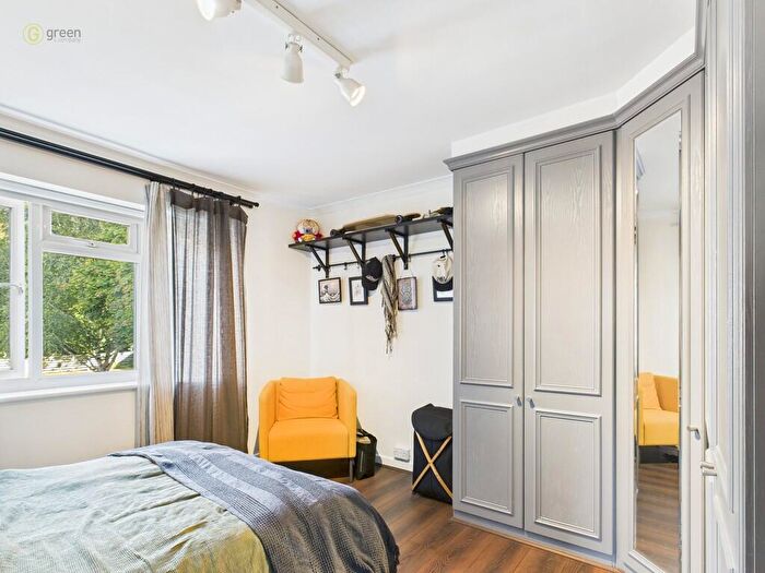 1 Bedroom Apartment For Sale In Garrard Gardens, Sutton Coldfield, B73
