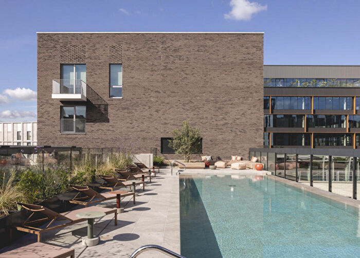 2 Bedroom Flat To Rent In Bloom West, Nine Elms Ln, Nine Elms, London, SW11