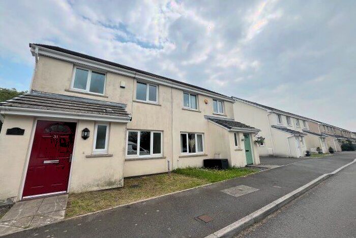 3 Bedroom Property To Rent In Heol Llwynffynon, Pen-Y-Bont Ar Ogwr, CF32