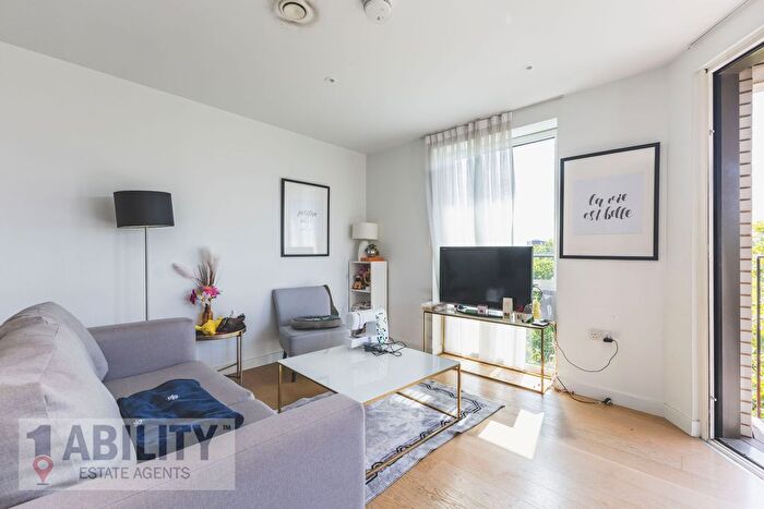 2 Bedroom Flat To Rent In Stock House, London, SE17