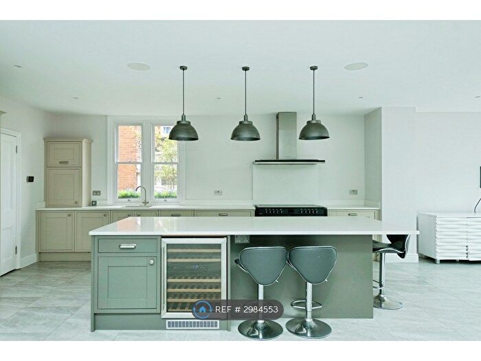 5 Bedroom Detached House To Rent In Deerings Road, Reigate, RH2