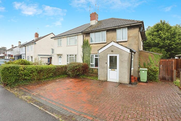 3 Bedroom Semi-detached House For Sale In Shelley Avenue, Grantham, NG31