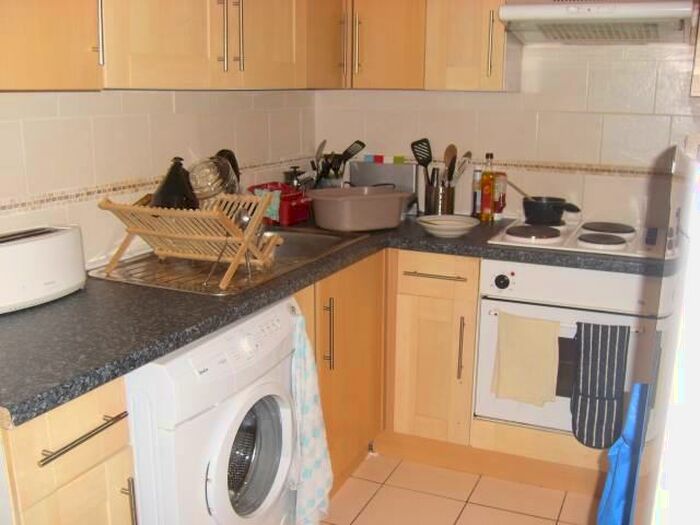 3 Bedroom House To Rent In Miskin Street, Cathays, CF24