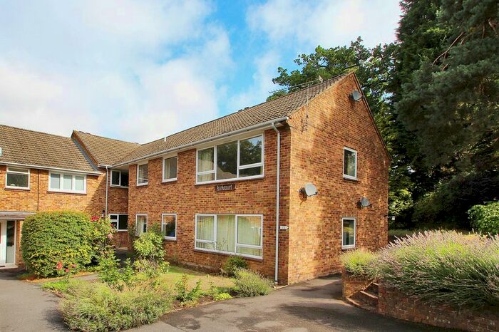3 Bedroom Flat To Rent In Mount Harry Road, Sevenoaks, Kent, TN13