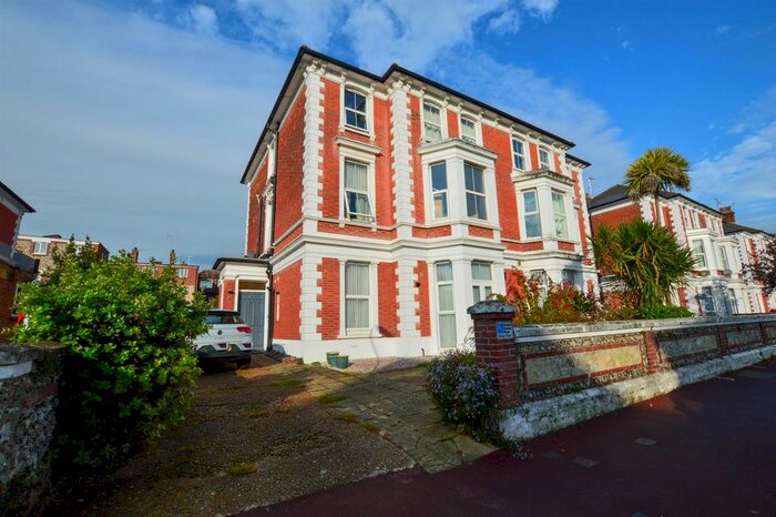 2 Bedroom Flat To Rent In College Road, Eastbourne, BN21