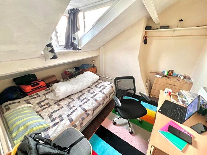 9 Bedroom Terraced House To Rent In Kensington Terrace, Hyde Park, Leeds, LS6