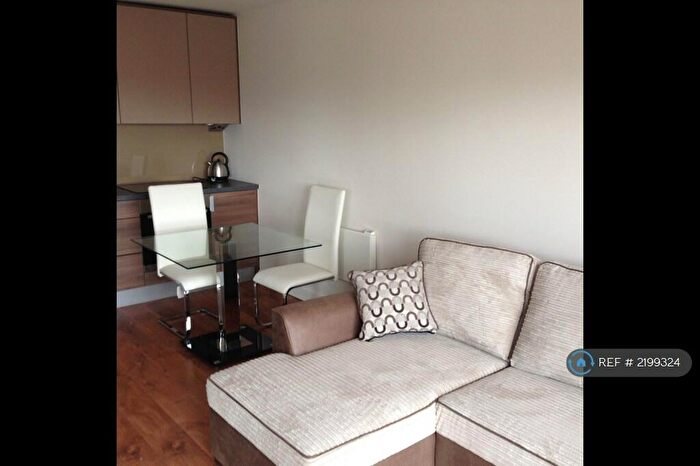 Studio To Rent In Ellyson House, London, NW9