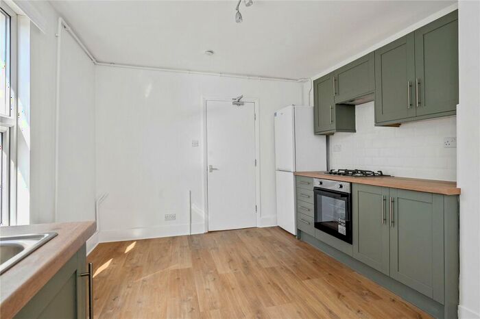 2 Bedroom Apartment To Rent In Hornsey Road, Finsbury Park, Holloway, London, N7