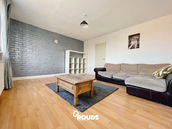 2 Bedroom Flat To Rent In Wootton Avenue, Wolverhampton, West Midlands, WV11