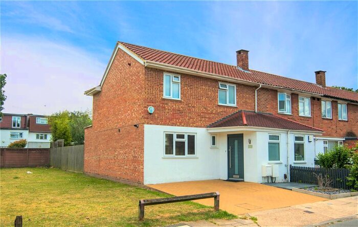 3 Bedroom End Of Terrace House To Rent In Glebe Way, Hanworth, Feltham, TW13