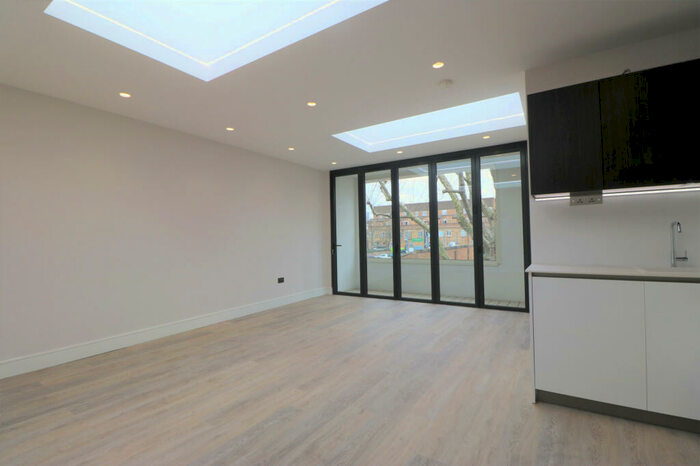 2 Bedroom Apartment To Rent In Bermondsey, London, SE16