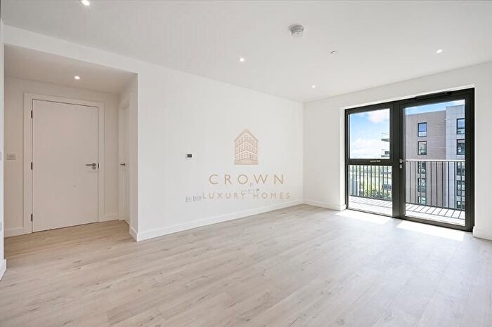 1 Bedroom Flat To Rent In Scarlet Court - Th Floor, Woodberry Down, N4