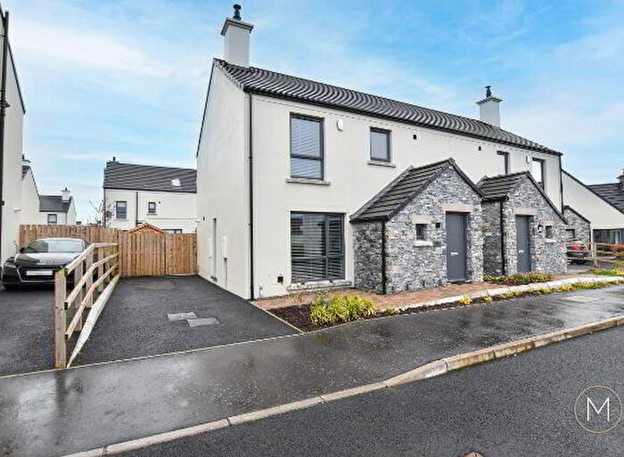 3 Bedroom Semi-Detached House For Sale In Oakwood Avenue, Antrim, BT41