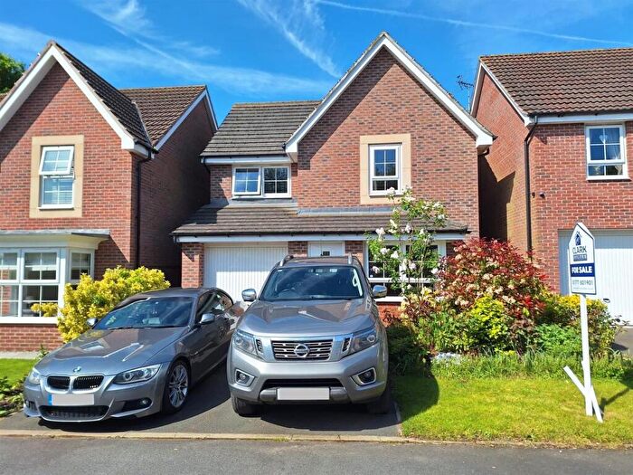 3 Bedroom Detached House For Sale In Lords Court, Retford, DN22