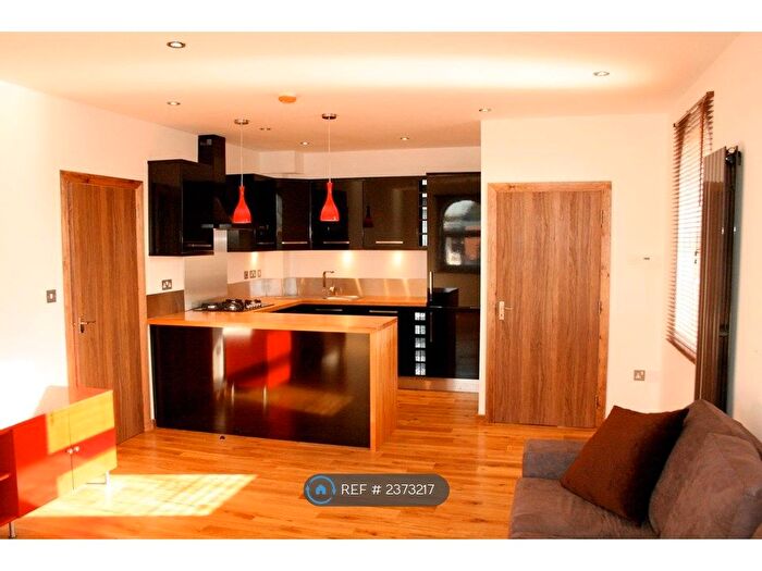 2 Bedroom Flat To Rent In Gresham Road, Staines, TW18