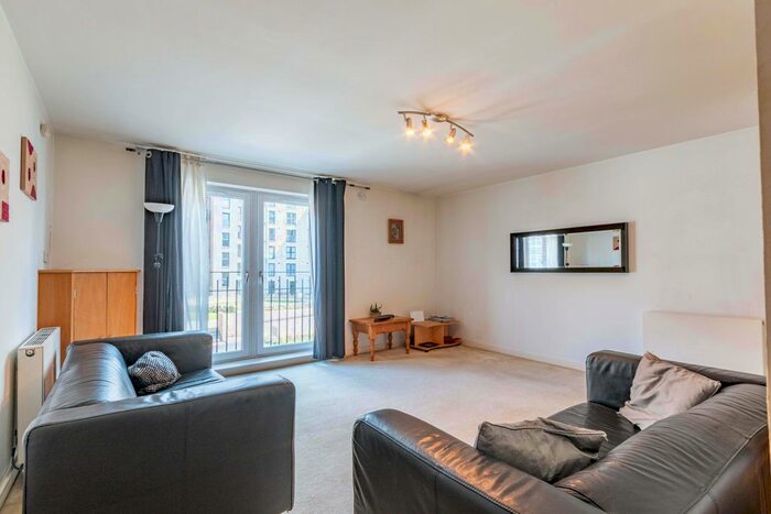 2 Bedroom Flat To Rent In Salamander Court, Edinburgh, EH6